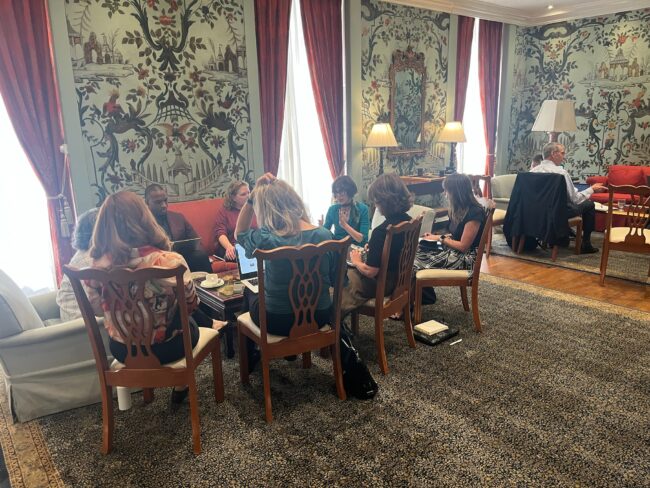 Lucinda Literary Mastermind